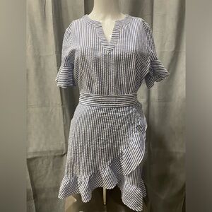 Vineyard Vines dress seersucker sz 6 coastal beachy cruise resortwear ruffles